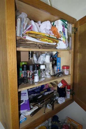 Cupboard Contents Lot