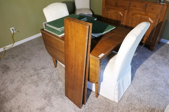 Wooden Table w/Three Leaves