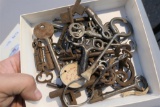 Box lot of skeleton keys etc