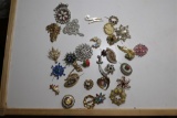 Group lot Vintage Costume Jewelry Brooches