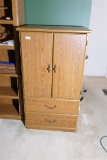 Storage cabinet with drawers