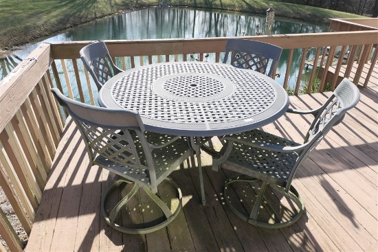 Metal outdoor table and chair