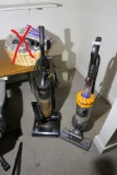 2 Vacuum Cleaners Inc. Dyson - Basket of parts not included