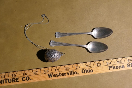 Sterling Silver Vinaigrette and 2 Sterling Spoons