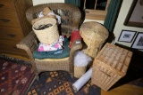 Wicker  lot - Chair and baskets