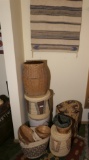 Group lot of baskets, stoneware, wall hanging