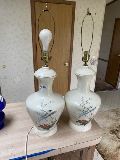 Pair of vintage Chinese or Japanese style lamps