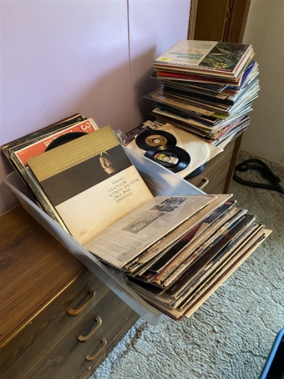 Very large lot assorted vintage popular records