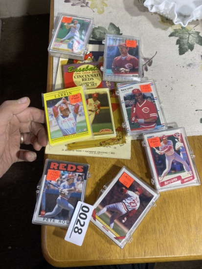 Group lot of vintage baseball cards - Including Cincinnati Reds