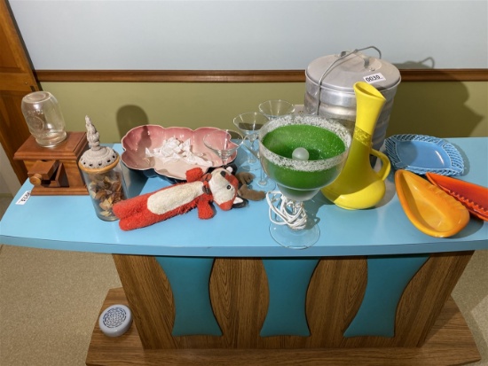Group lot of retro and Mid Century Modern items