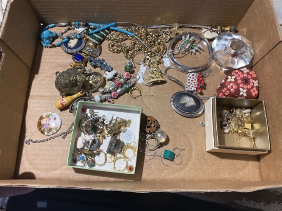 Flat of assorted vintage jewelry