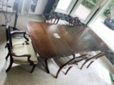 Vintage dining room table and 5 chairs.