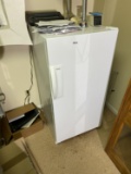 Kenmore upright freezer unit