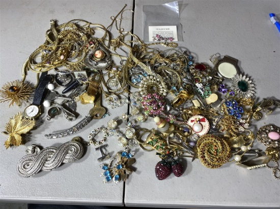 Large group lot of assorted vintage costume jewelry pieces