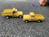 2 vintage toy Tonka Trucks