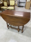 Vintage wooden drop leaf gate leg table