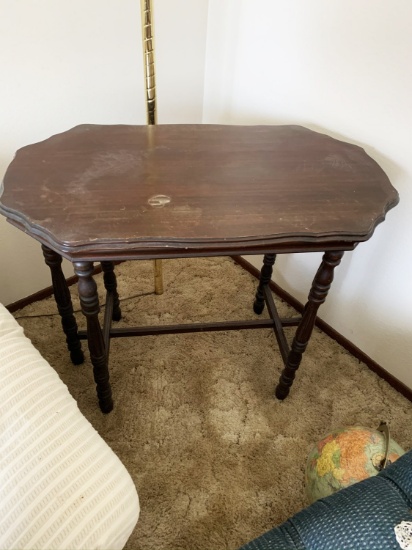 Walnut Finish Parlor Table 6 legs