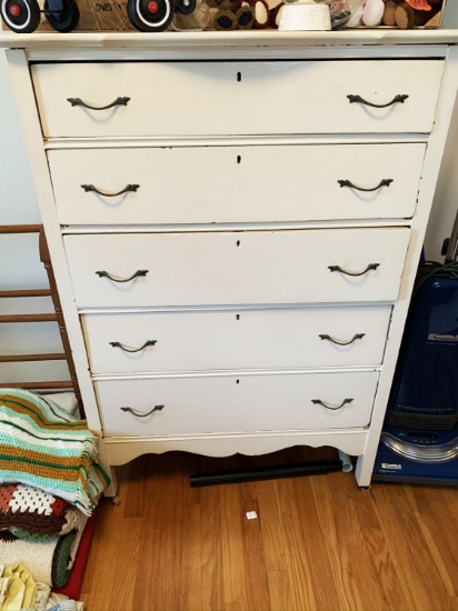 White Chest of Drawers