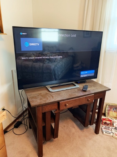 50" Vizio (No Remote, There is a pixel line issue in center of tv)