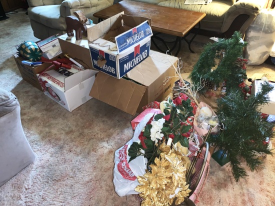 Large Lot of Christmas Items (see Pictures)