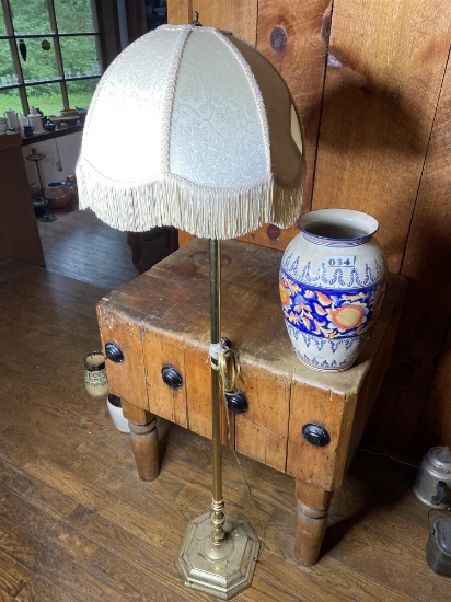 Vintage lamp and painted vase