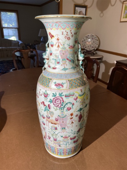 Large Antique Vase or Urn Chinese Famille Rose Export