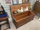 Vintage Lane Cedar Chest