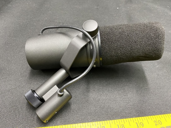 Shure SM7B cardioid Dynamic Microphone
