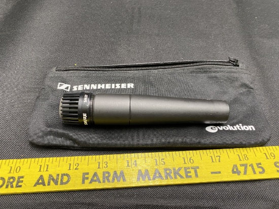 Shure SM57 Dynamic Instrument Microphone