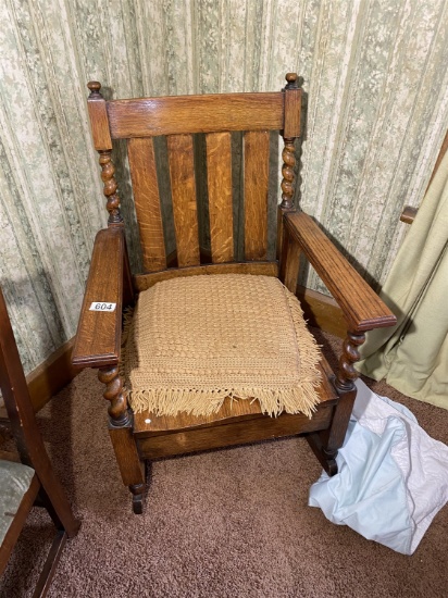 Antique Oak Chair With Barley Twist Details