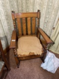 Antique Oak Chair With Barley Twist Details