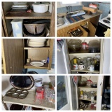 Contents of kitchen lot - vintage kitchen items