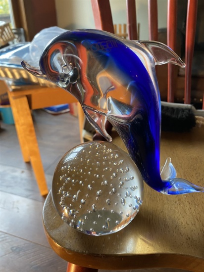 Vintage Dolphin Controlled bubble paperweight