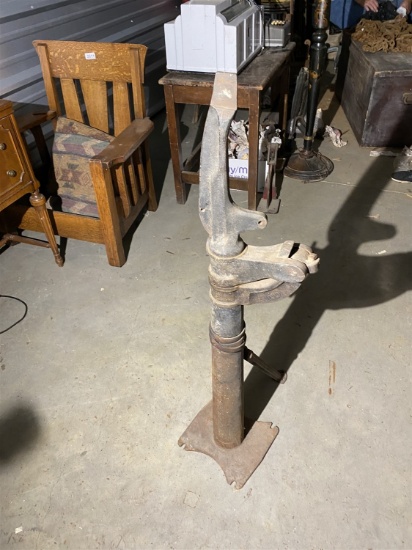 Antique industrial device or press machine