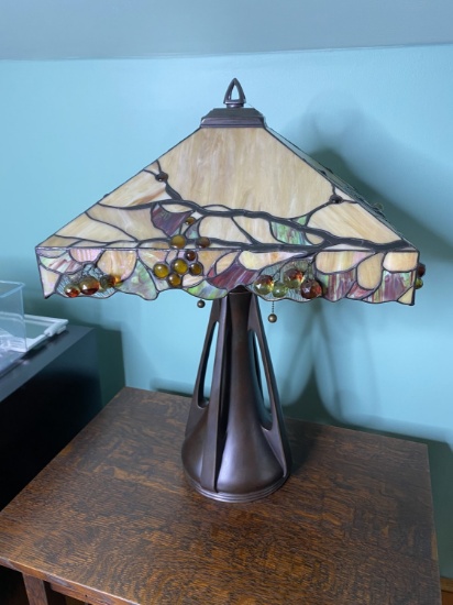 Quoizel Arts & Crafts Tiffany Style Stained Glass Lamp