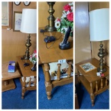 Three small vintage tables, 2 lamps