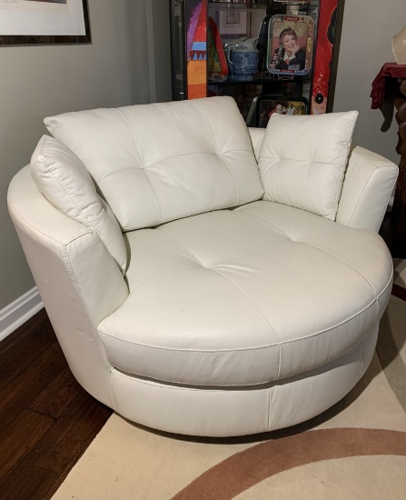 Contemporary Style White Leather or leather look Chair