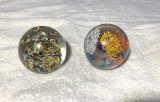 2 Paper weights