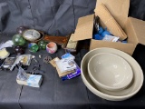 Large lot of assorted vintage items