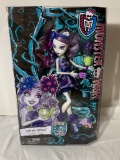 Monster High Gloom and Bloom Catrine Demew Doll