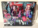 Monster High Ghoulebrities in London Set - Viperine Gorgon, Catty Noir, & Elissabat Dolls