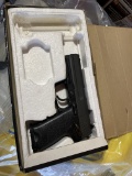 Very realistic Air Gun in box