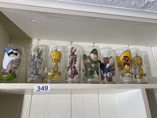Group lot of vintage character glasses