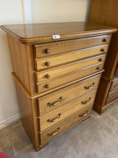 Nice vintage bureau or chest of drawers