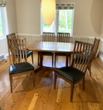 Dyrlund Denmark Table with leaf and 6 Chairs