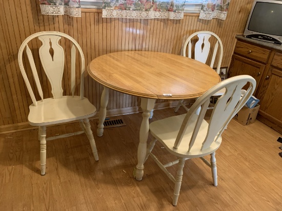 Dinette Set. See Photos.  Issue with Leg