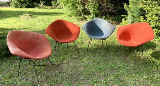 4 Mid Century Modern Knoll Diamond Chairs.