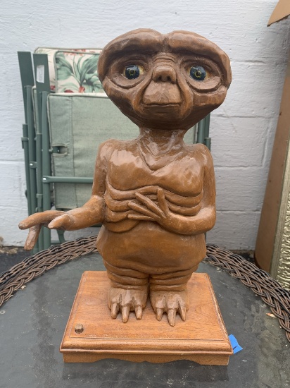E.T. Wooden Statue