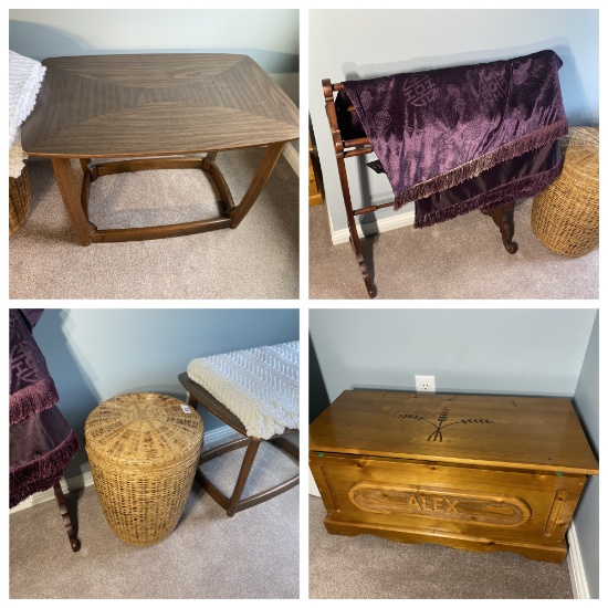 Basket + 3 pieces of furniture lot