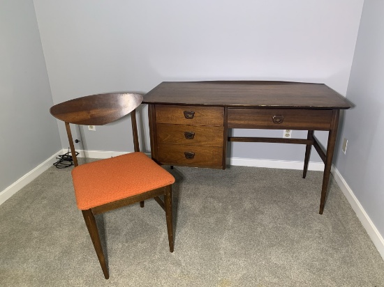 300+ Lots MCM, furniture, antiques, collectibles